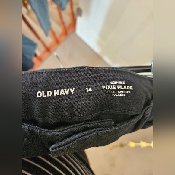 Old Navy Pixie Flare Pants - Picture 3 of 3